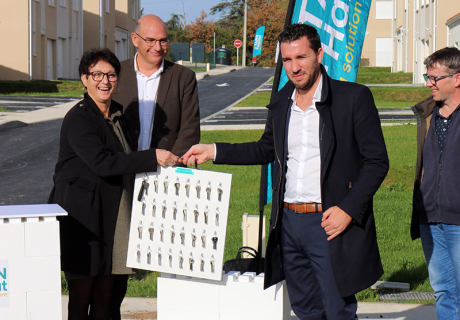 Remise des clefs aux Jardins du Printemps